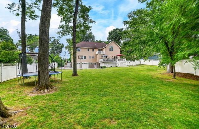 28 Fairview Dr, East Hanover Twp., NJ 07936