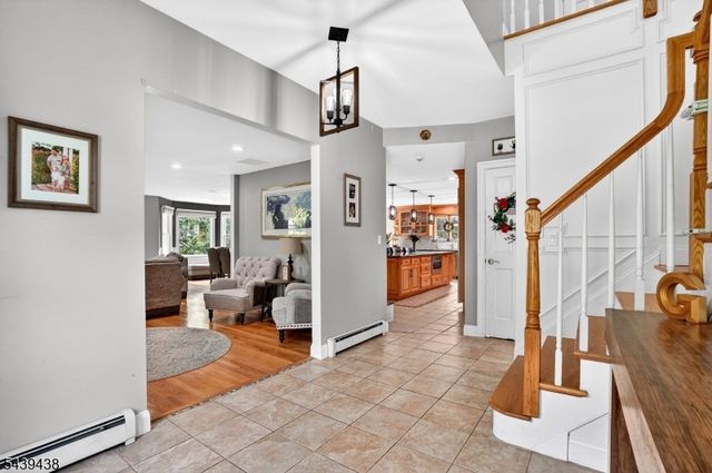28 Fairview Dr, East Hanover Twp., NJ 07936