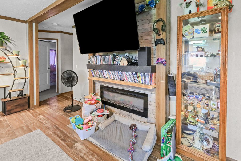 Image 12 of property listing at 1257 Cedar Creek Drive, Centralia, IL 62801
