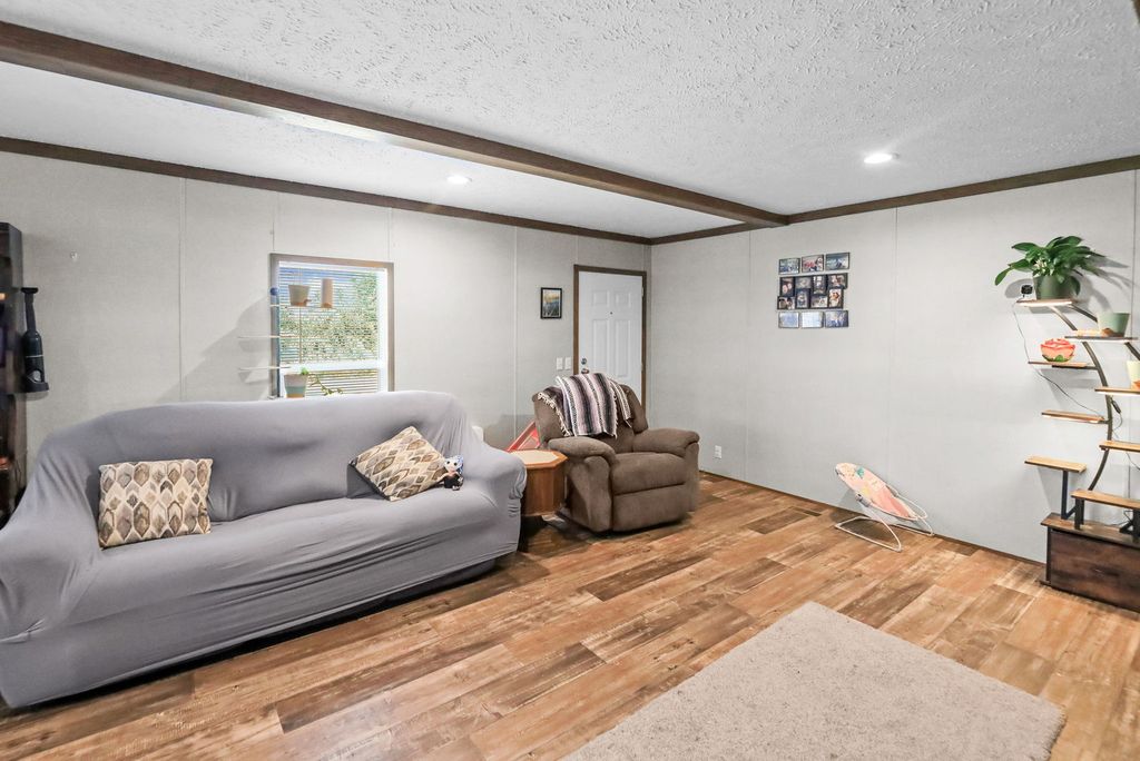 Image 13 of property listing at 1257 Cedar Creek Drive, Centralia, IL 62801