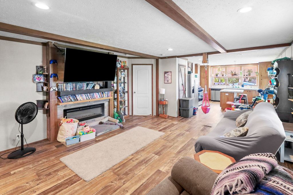 Image 14 of property listing at 1257 Cedar Creek Drive, Centralia, IL 62801