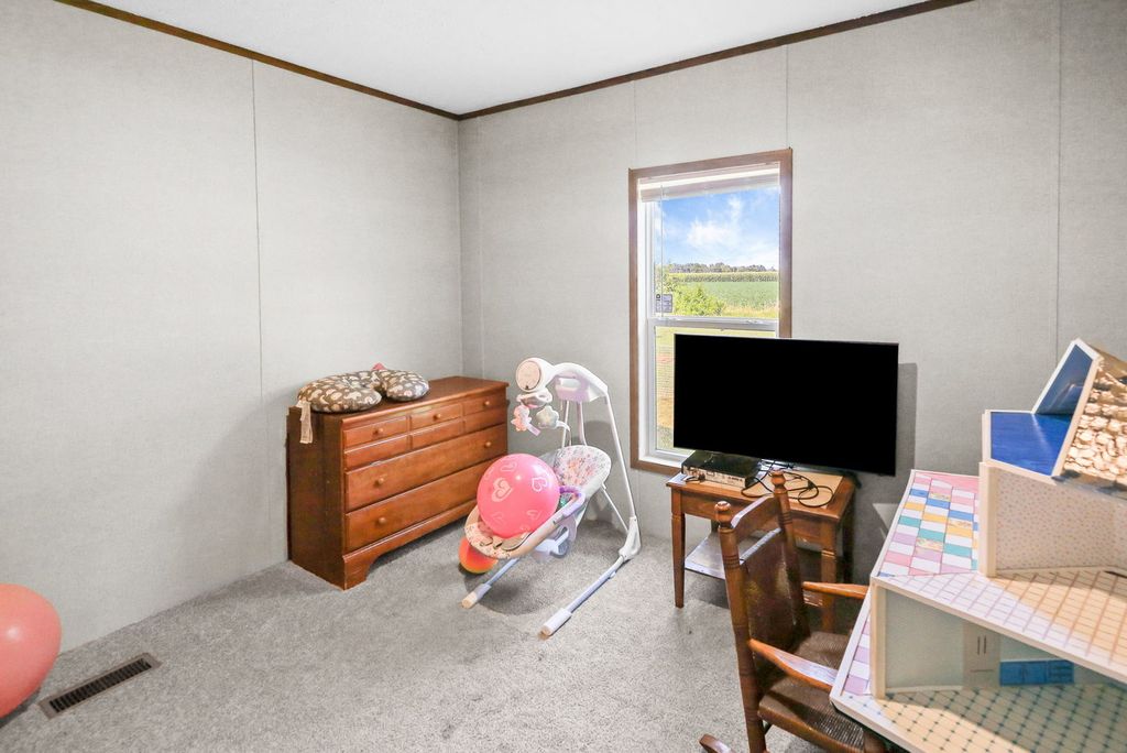 Image 19 of property listing at 1257 Cedar Creek Drive, Centralia, IL 62801
