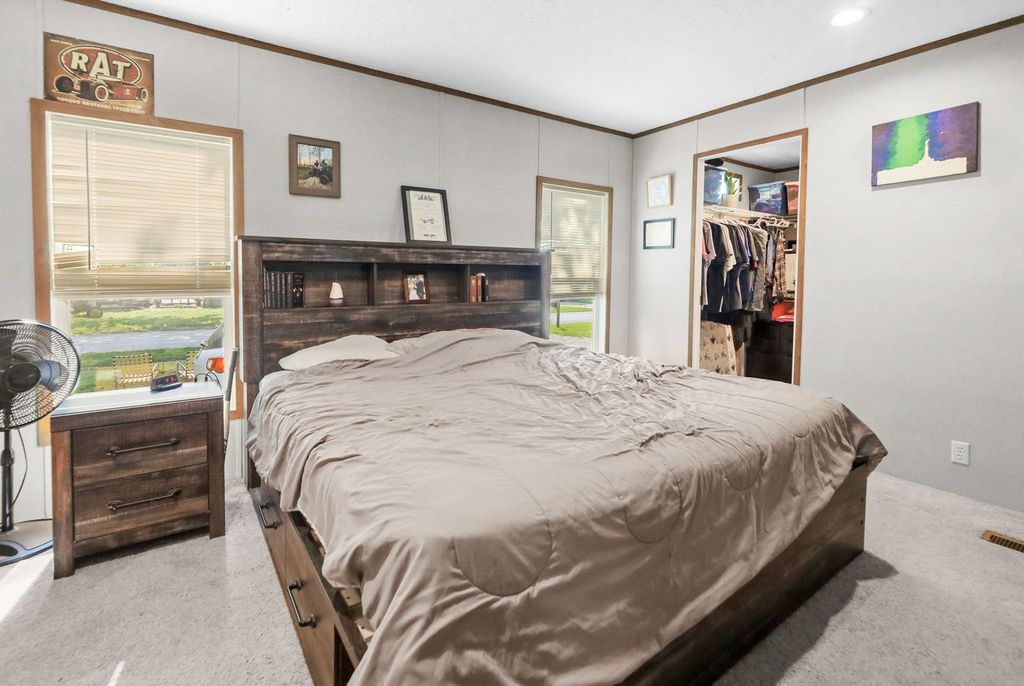 Image 23 of property listing at 1257 Cedar Creek Drive, Centralia, IL 62801