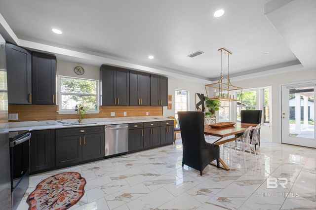 300 Volanta Avenue, Fairhope, AL 36532