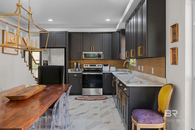 300 Volanta Avenue, Fairhope, AL 36532