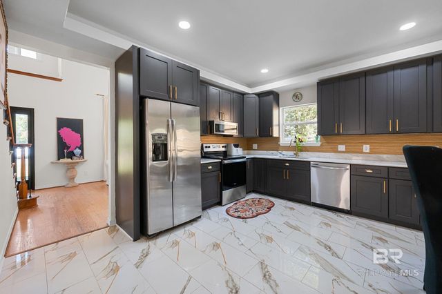 300 Volanta Avenue, Fairhope, AL 36532