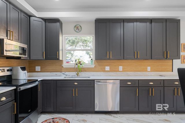 300 Volanta Avenue, Fairhope, AL 36532