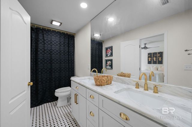 300 Volanta Avenue, Fairhope, AL 36532