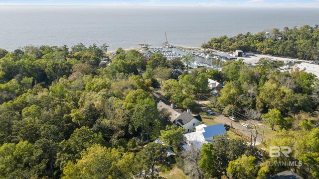 300 Volanta Avenue, Fairhope, AL 36532