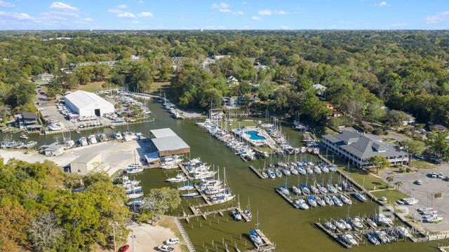 300 Volanta Avenue, Fairhope, AL 36532