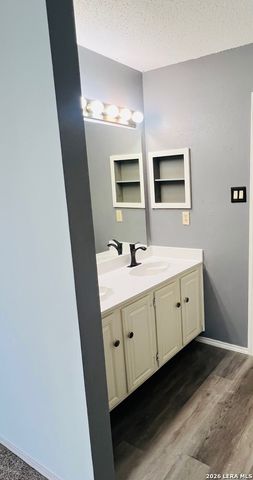 10866 Lake Path, San Antonio, TX 78217