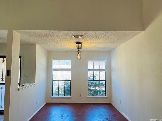 10866 Lake Path, San Antonio, TX 78217