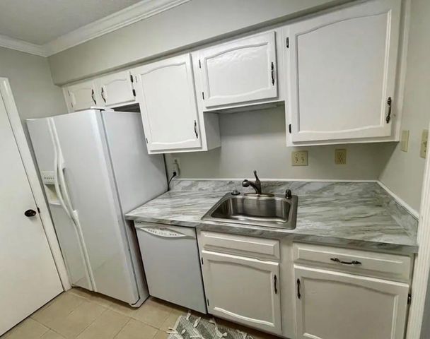 6040 Grelot Road 110, Mobile, AL 36609