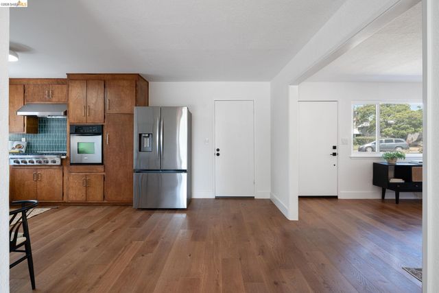 3230 Knowland Ave, Oakland, CA 94619