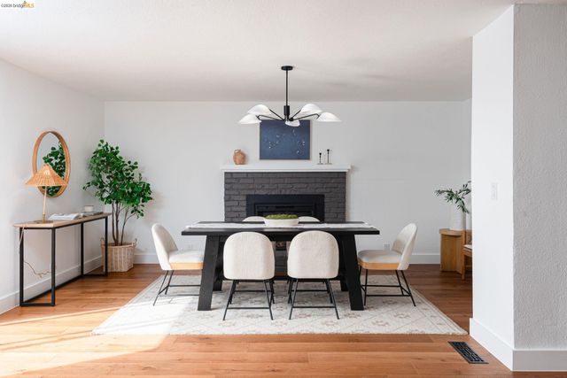 3230 Knowland Ave, Oakland, CA 94619