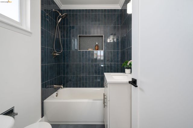 3230 Knowland Ave, Oakland, CA 94619