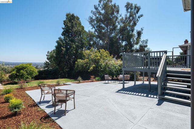 3230 Knowland Ave, Oakland, CA 94619