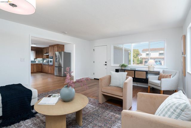 3230 Knowland Ave, Oakland, CA 94619