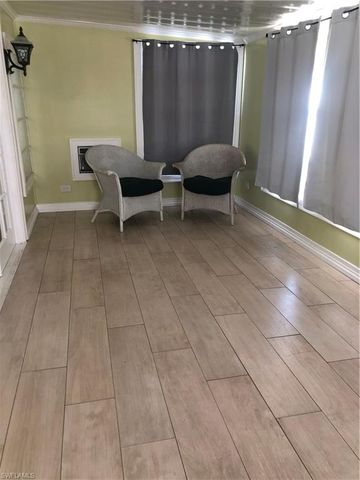 526 Pine Tree CT, North Fort Myers, FL 33917