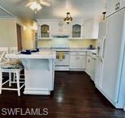 526 Pine Tree CT, North Fort Myers, FL 33917