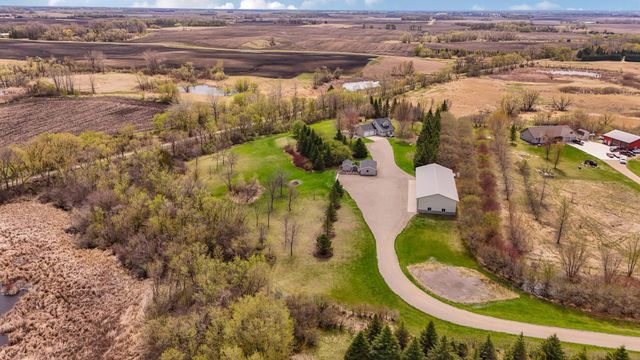 4909 County Road 9 NE, Willmar, MN 56201