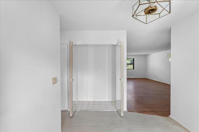 7 Bay Cedar Court, Royal Palm Beach, FL 33411