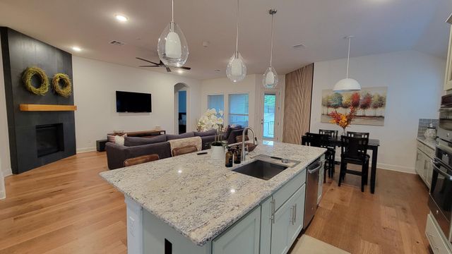 749 Jacksdaw DR, Austin, TX 78737