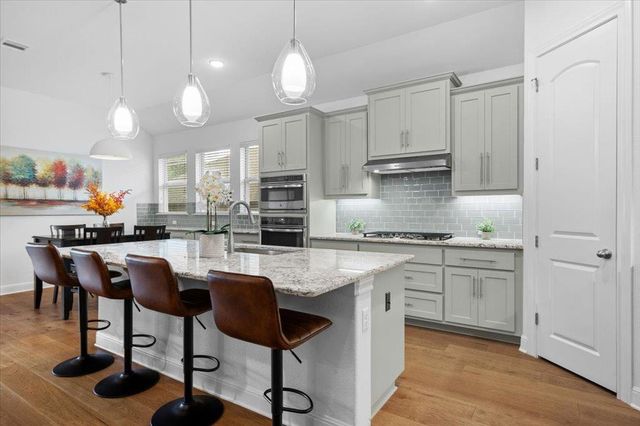 749 Jacksdaw DR, Austin, TX 78737