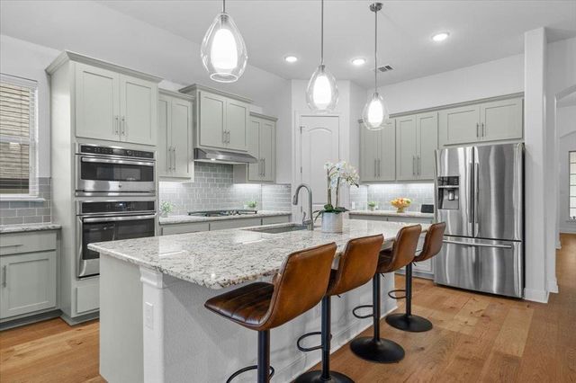749 Jacksdaw DR, Austin, TX 78737