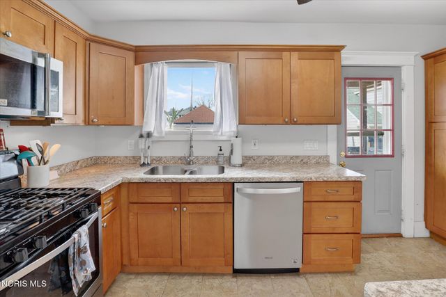 135 Amherst Drive, Toledo, OH 43614