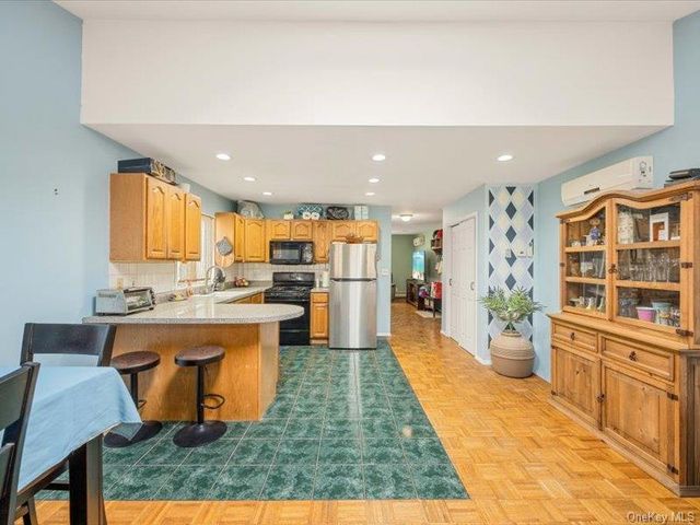 3229 Glennon Place, Bronx, NY 10465