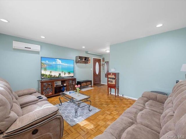 3229 Glennon Place, Bronx, NY 10465