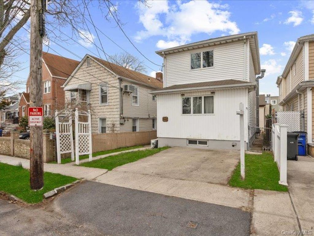 3229 Glennon Place, Bronx, NY 10465