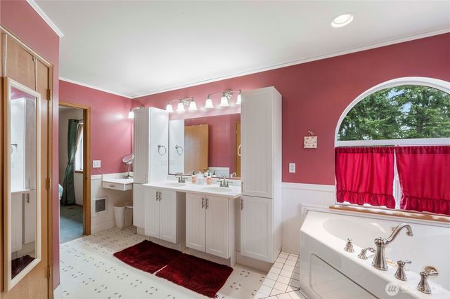 15040 129th Lane SE, Yelm, WA 98597