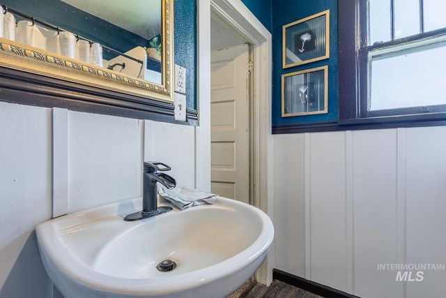 1315 4th St S, Nampa, ID 83651