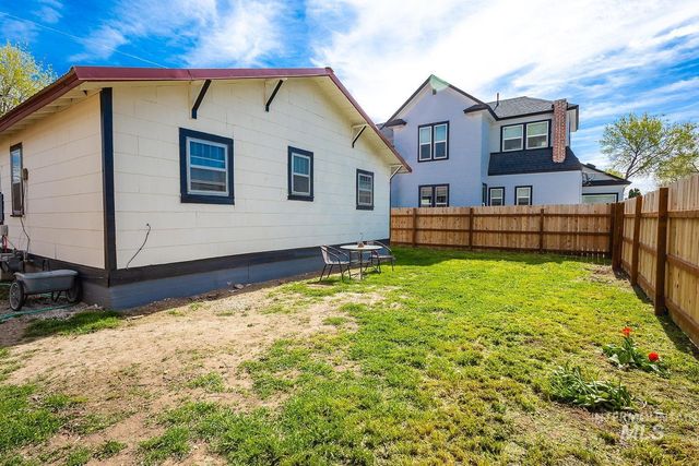 1315 4th St S, Nampa, ID 83651