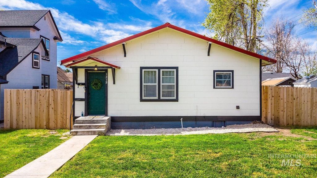 1315 4th St S, Nampa, ID 83651
