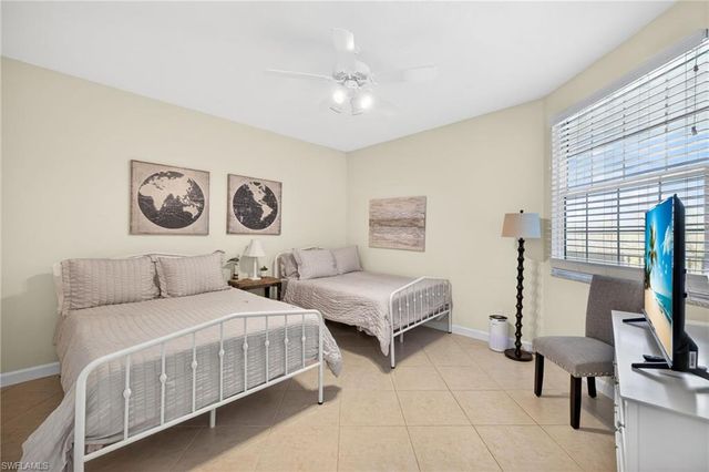 201 Vintage Bay DR B10, Marco Island, FL 34145