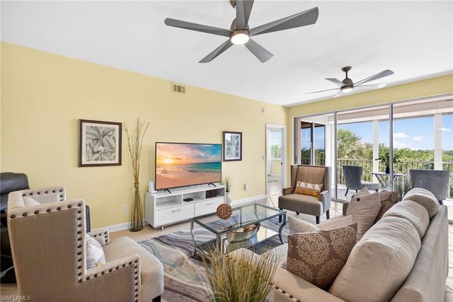 201 Vintage Bay DR B10, Marco Island, FL 34145