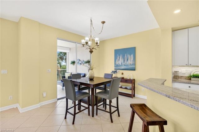 201 Vintage Bay DR B10, Marco Island, FL 34145
