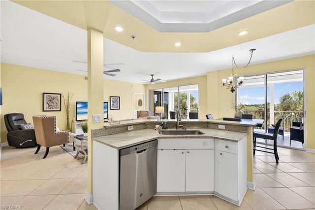 201 Vintage Bay DR B10, Marco Island, FL 34145