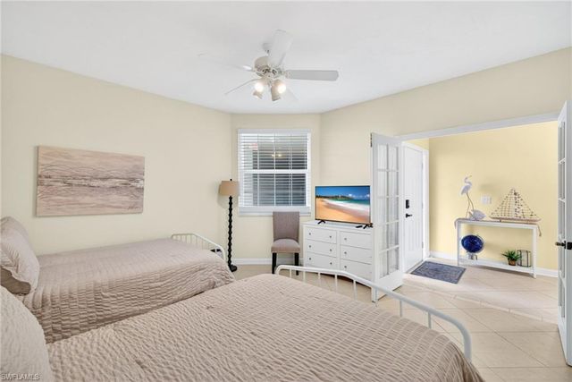 201 Vintage Bay DR B10, Marco Island, FL 34145