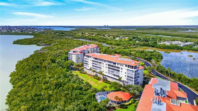 201 Vintage Bay DR B10, Marco Island, FL 34145