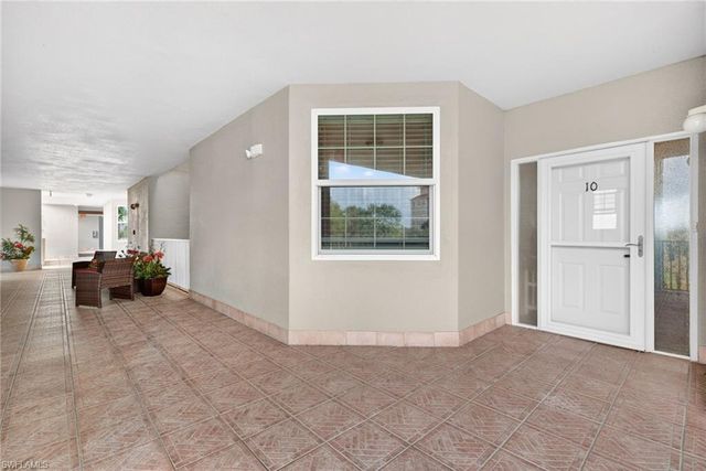 201 Vintage Bay DR B10, Marco Island, FL 34145