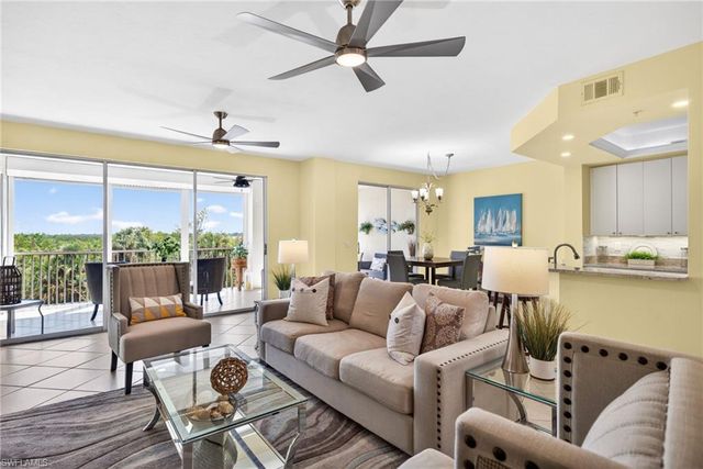 201 Vintage Bay DR B10, Marco Island, FL 34145