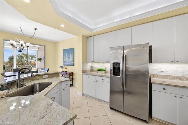 201 Vintage Bay DR B10, Marco Island, FL 34145
