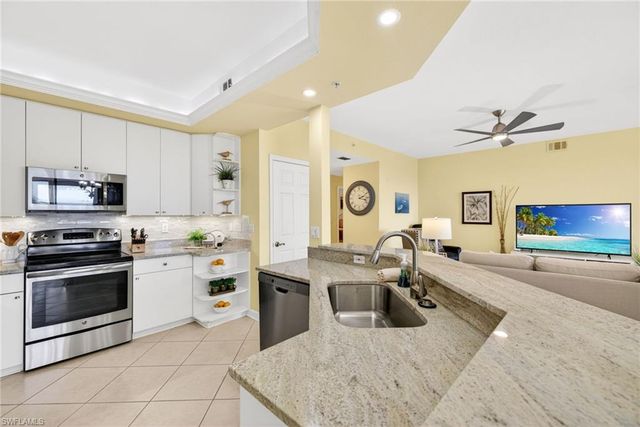 201 Vintage Bay DR B10, Marco Island, FL 34145