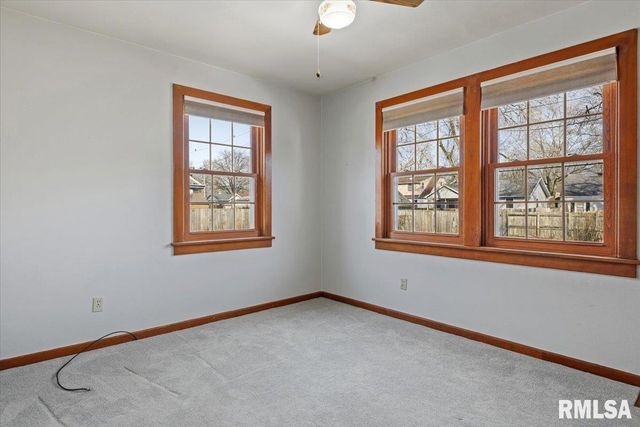 2136 WHITTIER Avenue, Springfield, IL 62704