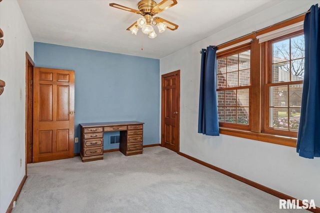 2136 WHITTIER Avenue, Springfield, IL 62704