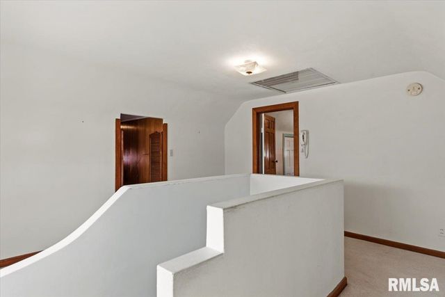 2136 WHITTIER Avenue, Springfield, IL 62704